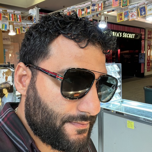 Gucci glasses new model dad bought them and just doesn’t like the way they fit - Picture 11 of 11